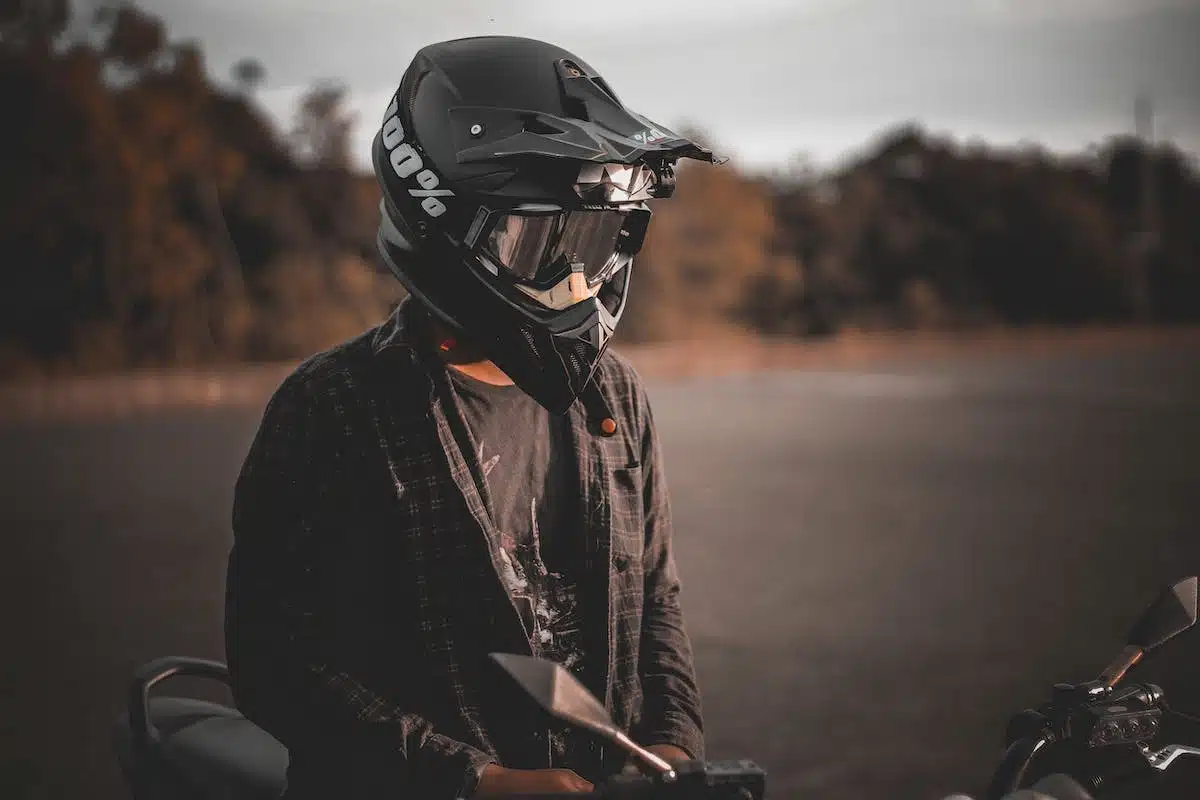 Comment choisir le casque moto le plus silencieux pour une conduite en toute quiétude